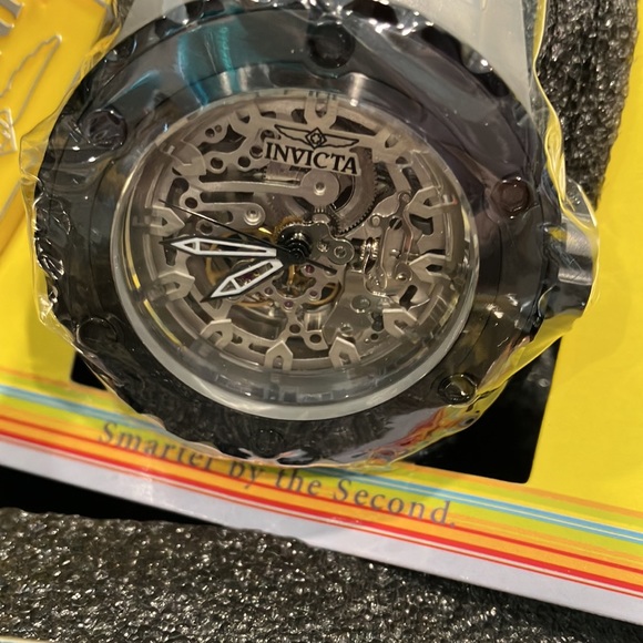 NWT Limited Edition Invicta Watch - Picture 3 of 4